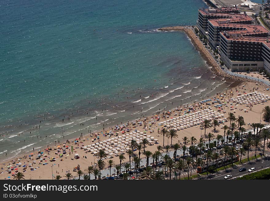 900 meter long sandy beach conveniently located near Alicante city centre. 900 meter long sandy beach conveniently located near Alicante city centre