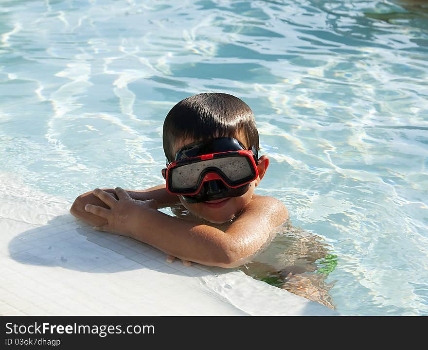 Kid into the swimming pool