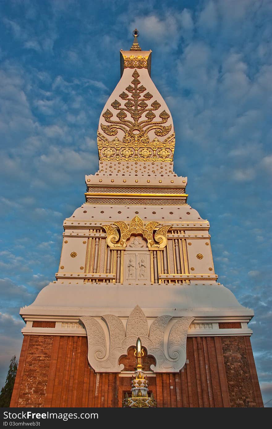 Many of the pagoda in Thailand. The influence of ethnic Mon. The prototype of the many pagodas. Many of the pagoda in Thailand. The influence of ethnic Mon. The prototype of the many pagodas.