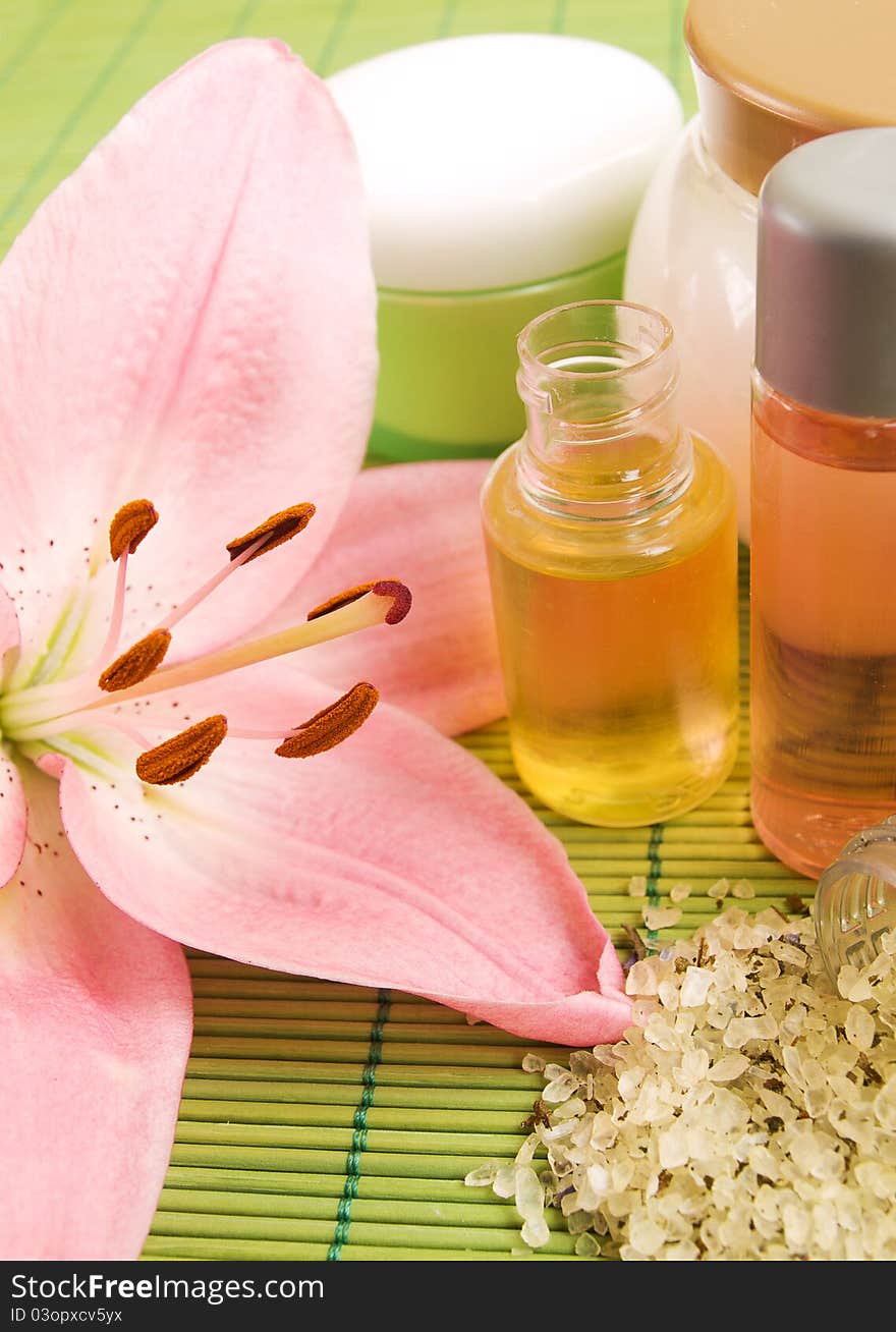 Pink lily, sea salt and massage oil. Pink lily, sea salt and massage oil