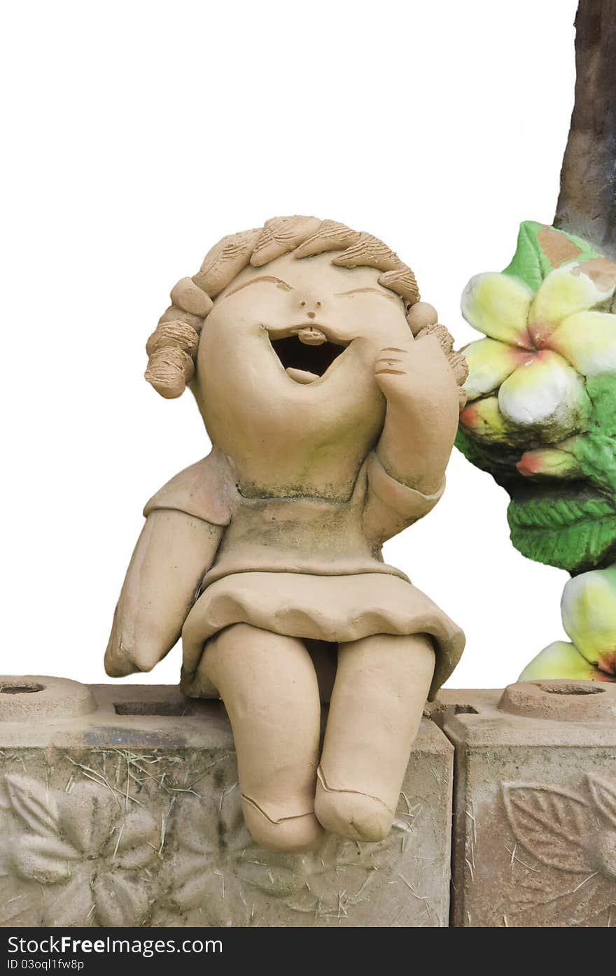 Child smile statue To enjoy a cheerful and bright.