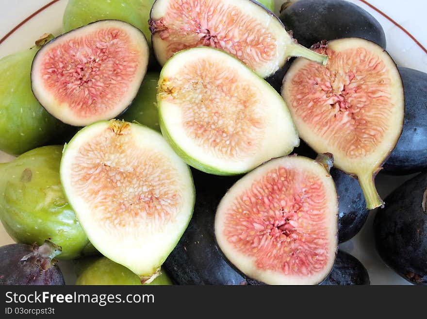 Green and black figs