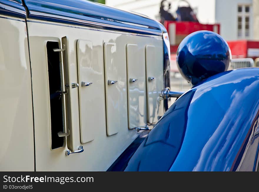 Belling engines, gleaming chrome, sparkling varnish: the fifth Oldenburg old-timer city Grand Prix. Belling engines, gleaming chrome, sparkling varnish: the fifth Oldenburg old-timer city Grand Prix