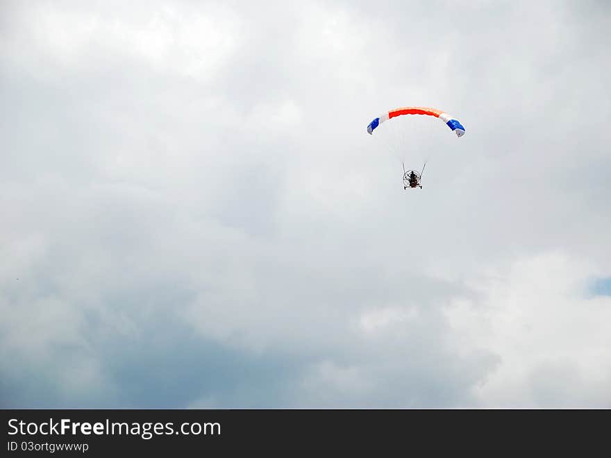 Powered parachute in the cloud