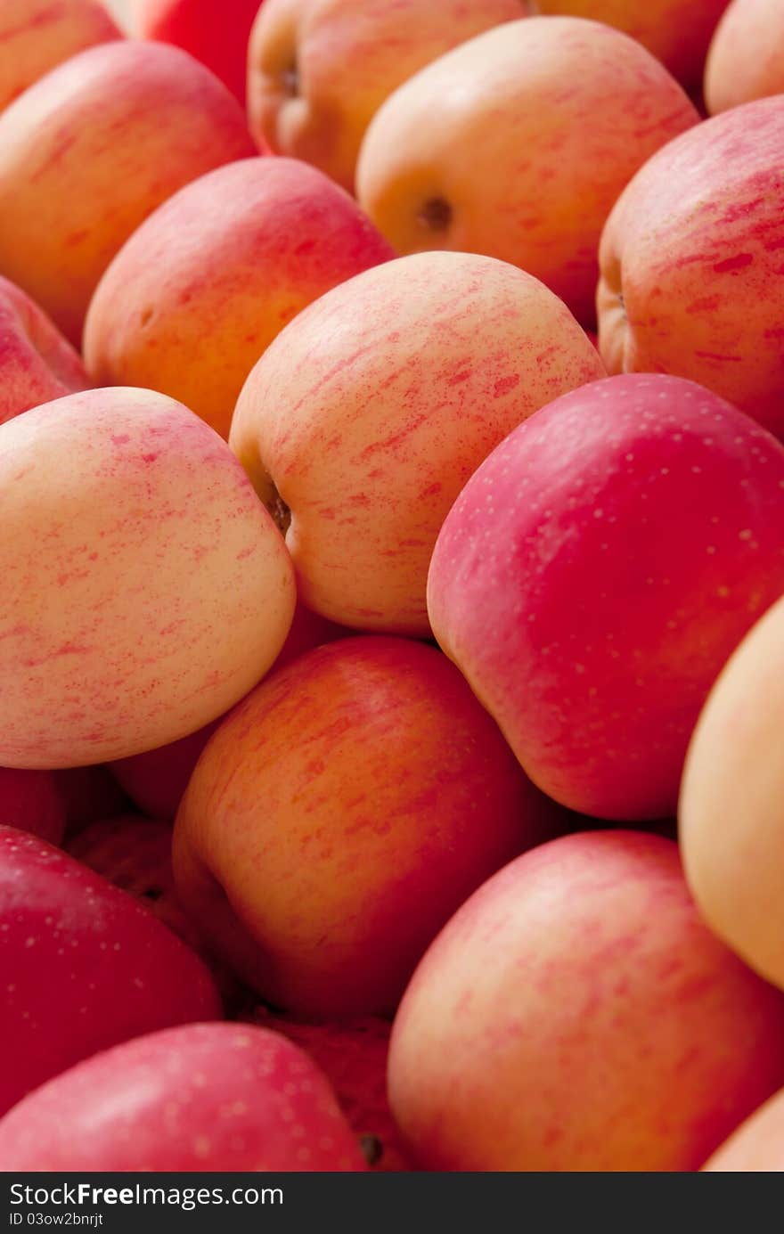 A pile of apples in the fruit beach