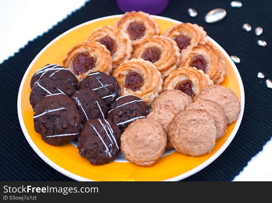 Mixed sweet cakes