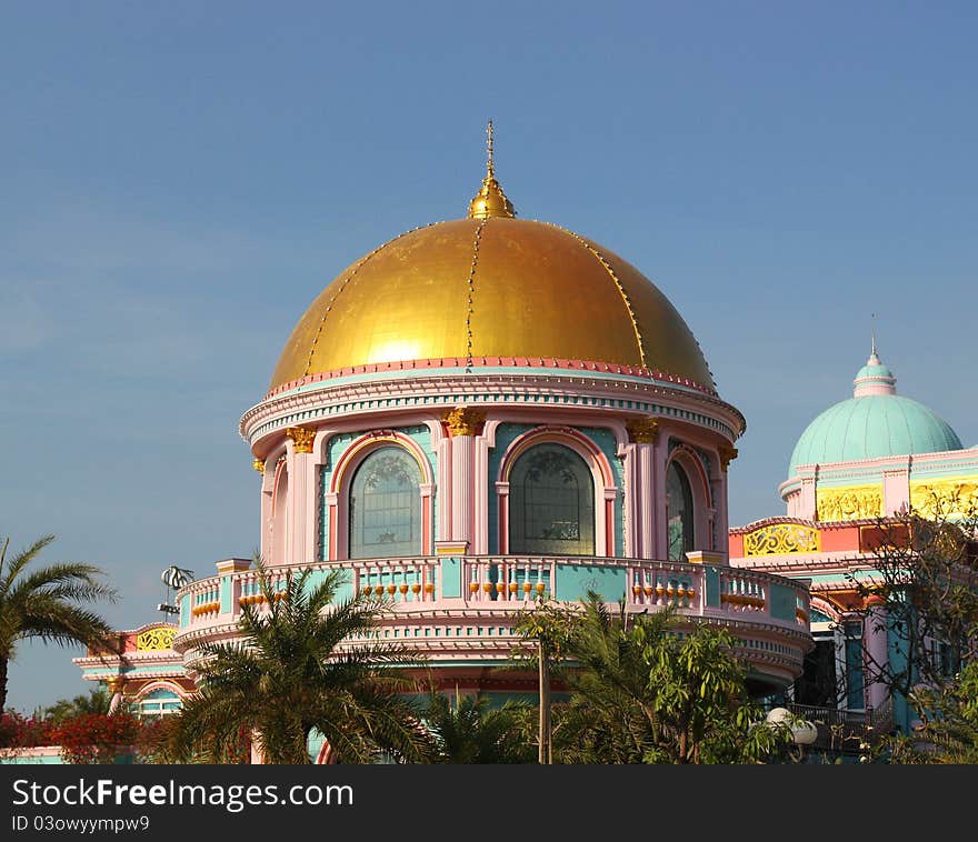 Dome roof building