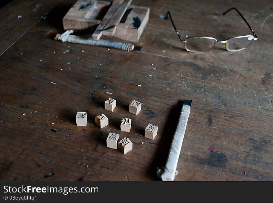 Craftsmanship of Wooden Chinese type cutting