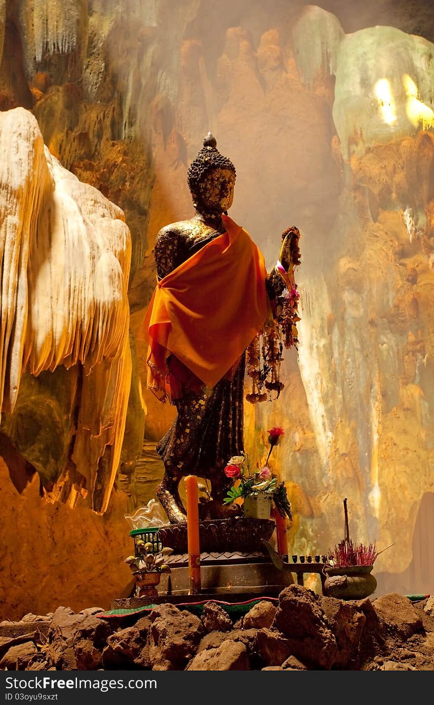 Image buddha in cave, Thailand