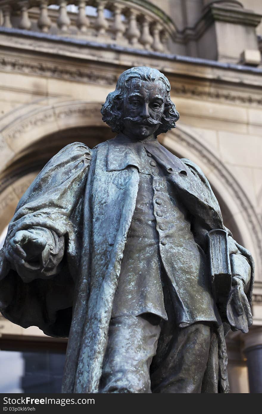 Statue of John Harrison, Leeds cloth merchant, 1579 - 1656