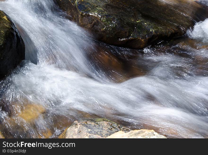 Trace the descent of the river, nature