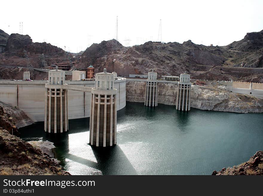 A picture of Hoover Dam.