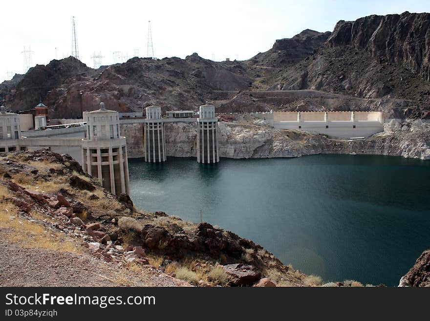 A picture of Hoover Dam.