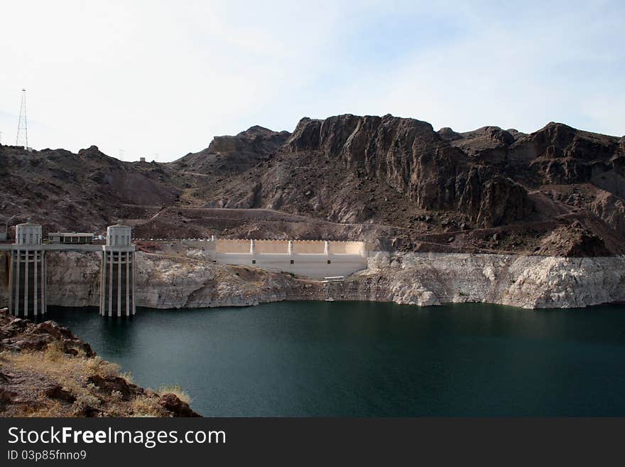 A picture of Hoover Dam.