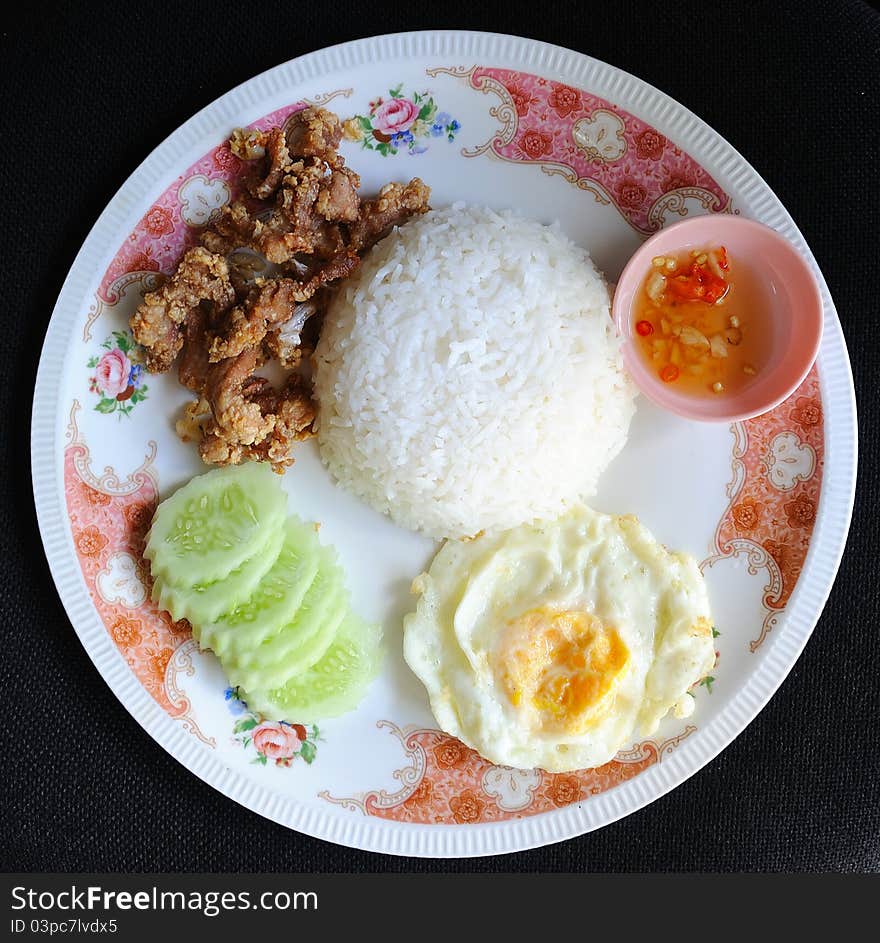 Fried Pork with Garlic Pepper in thai style