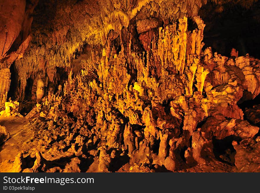 Lod cave at Maehongson