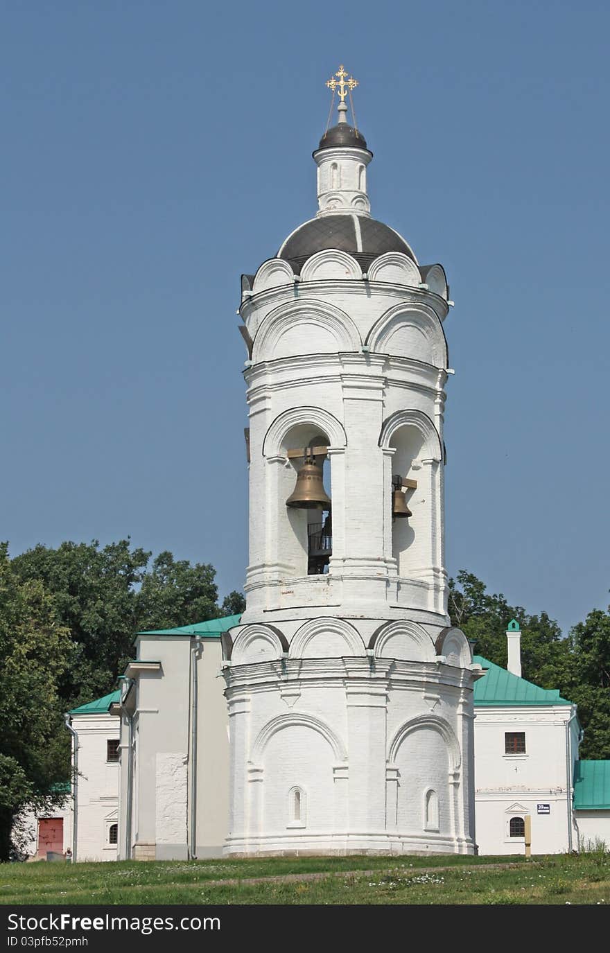 Bell tower in the suburban village of Kolomenskoye