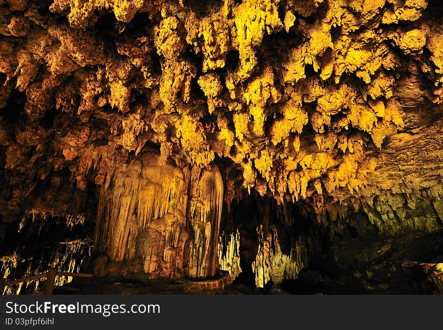 Lod cave at Maehongson