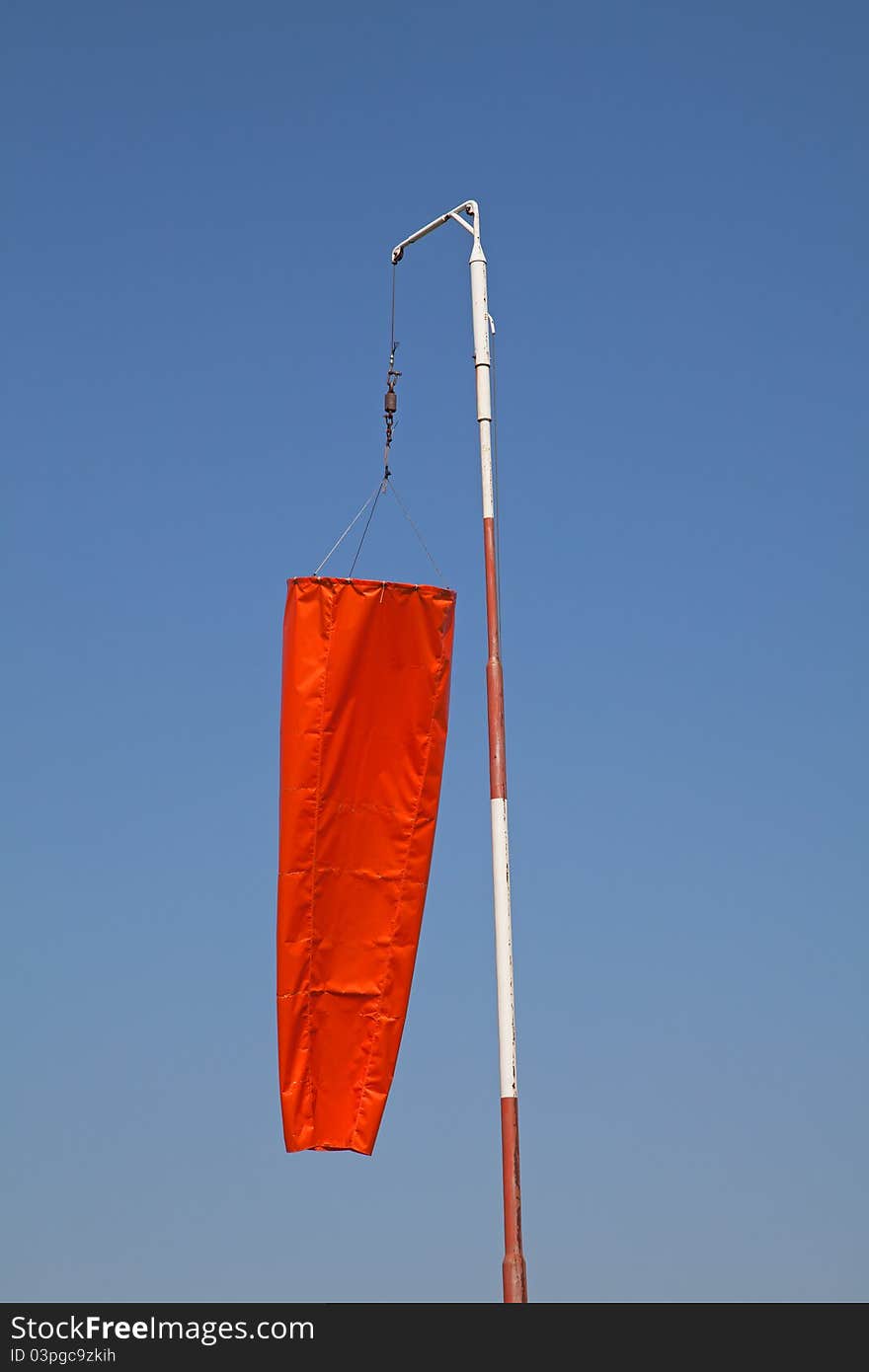 Windsock showing no wind on the airfield