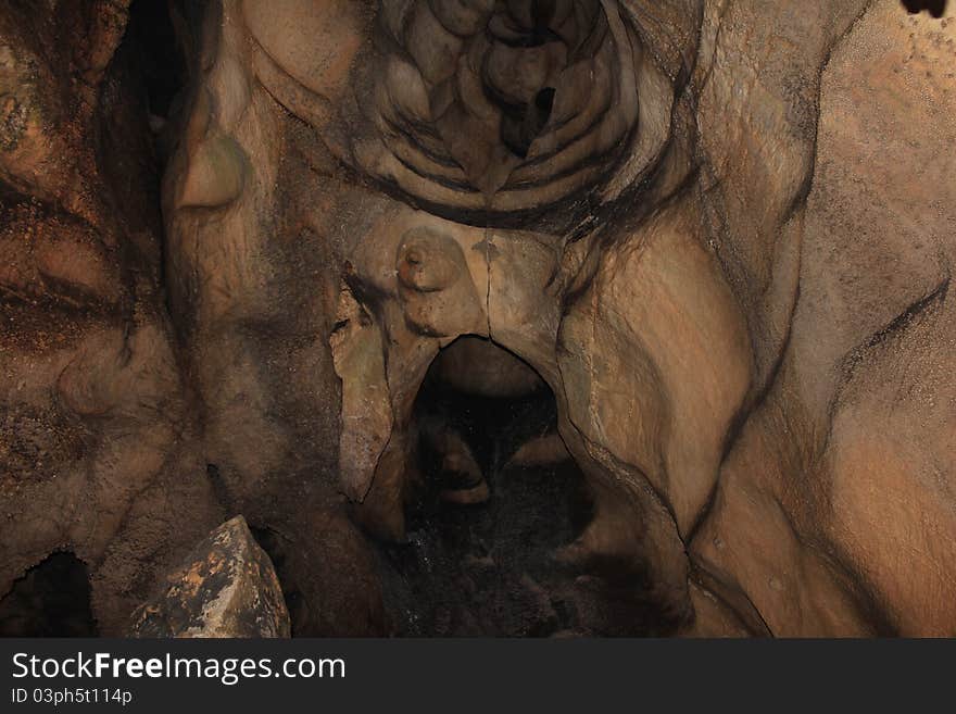 Dongol Cave