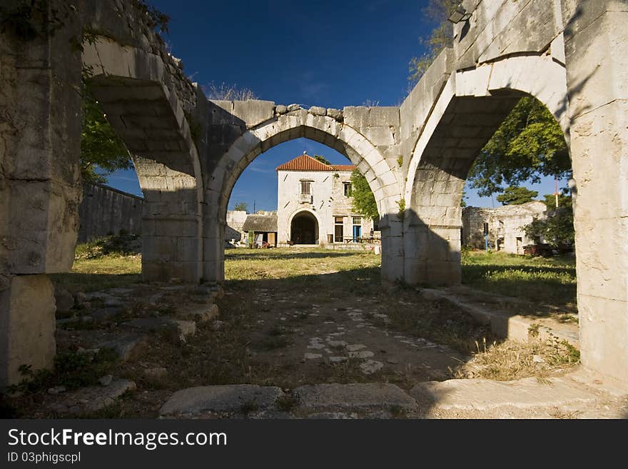 Oriental arches in the Maskovica khan