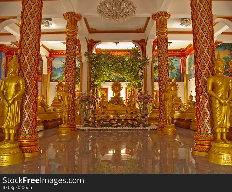 Gold bhuda in thai temple