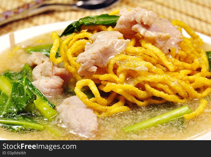 Crisp Noodle In Creamy Sauce