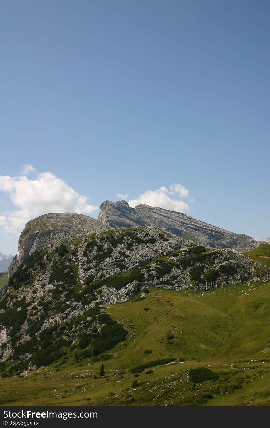 Image of one of the more interesting mountings in the Dolomites.