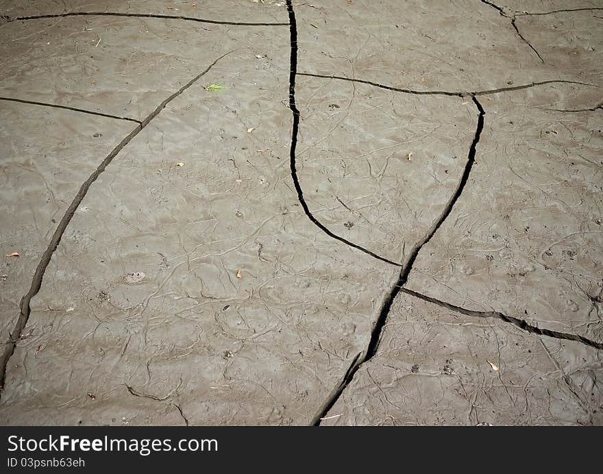 Cracks form in silt as the flood waters from tropical storm Irene dissipate. White River Junction, Vermont. Cracks form in silt as the flood waters from tropical storm Irene dissipate. White River Junction, Vermont.