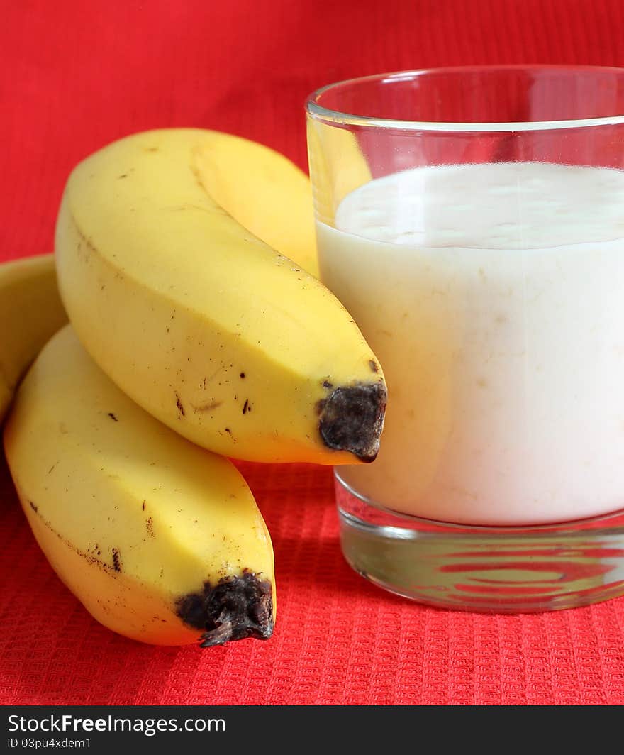 Banana smothie in a glass