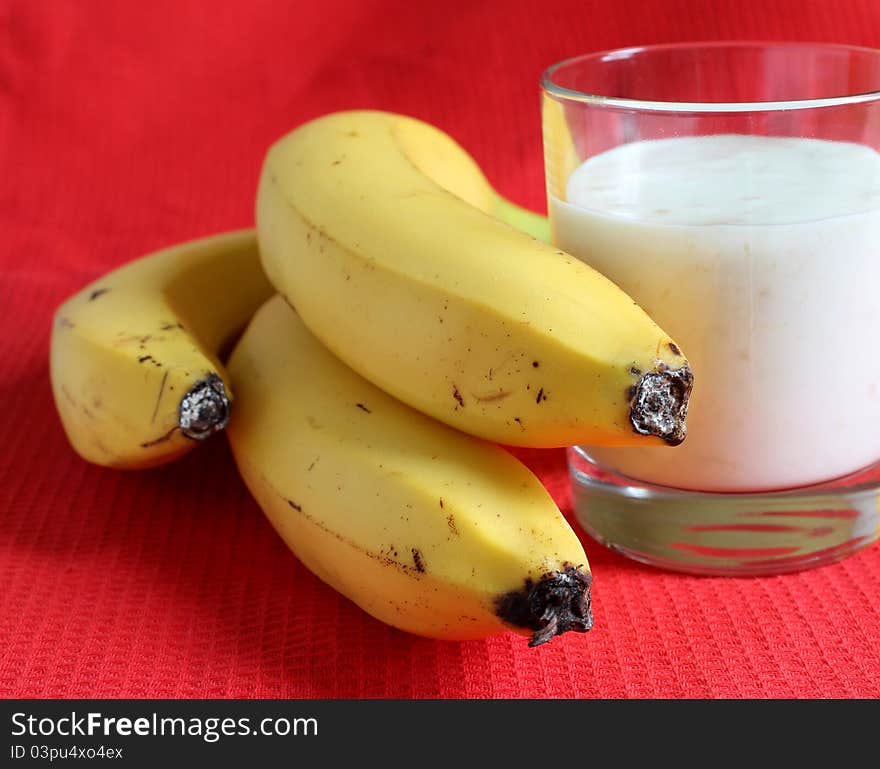 Banana smothie in a glass