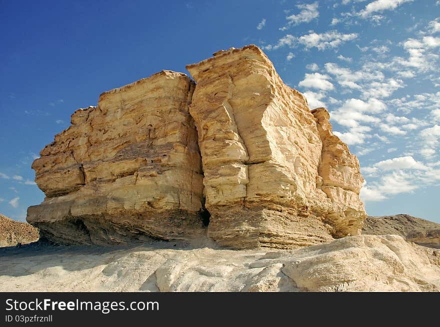 Monolite in the Negev