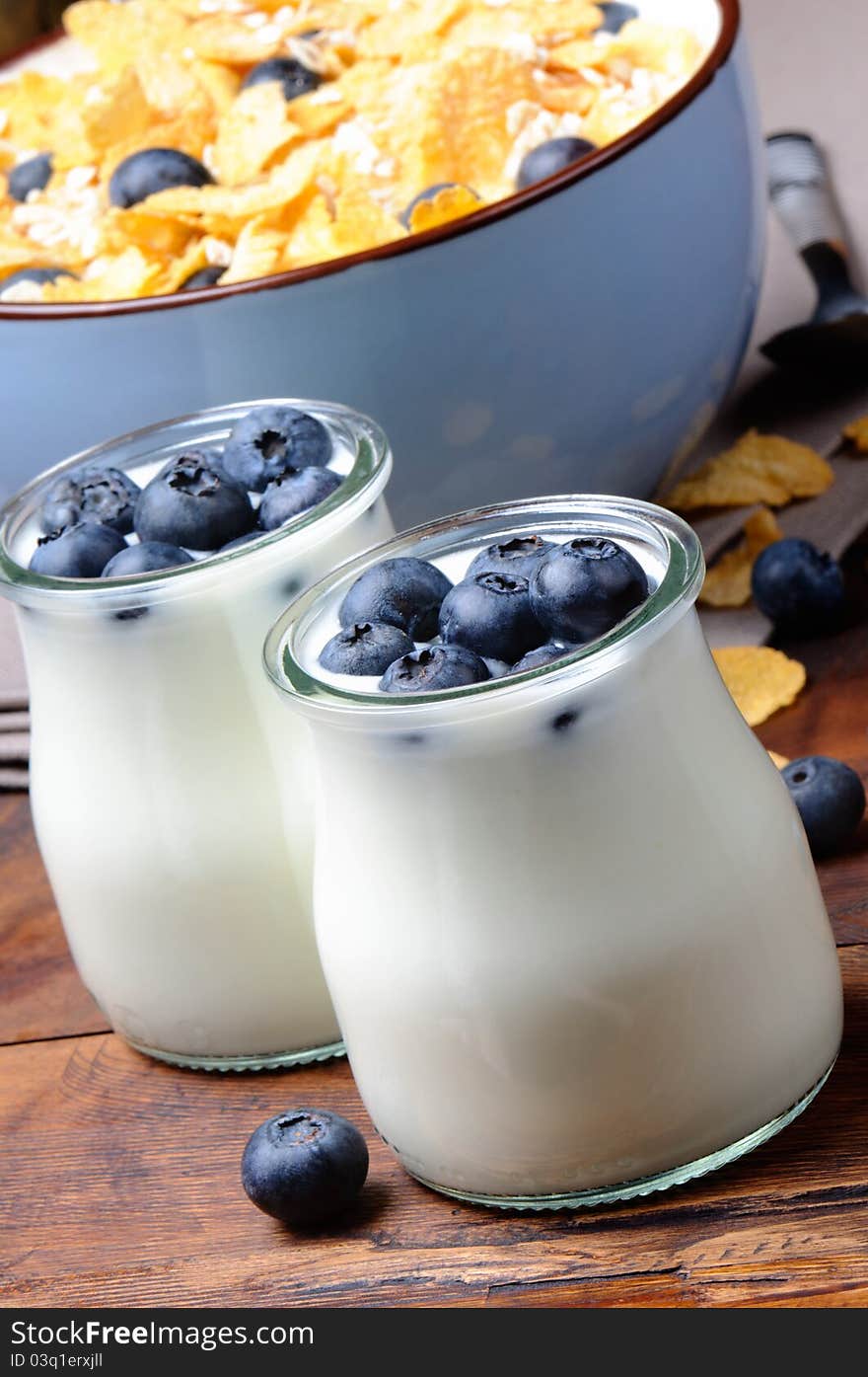 Healthy breakfast with yogurt and blueberries