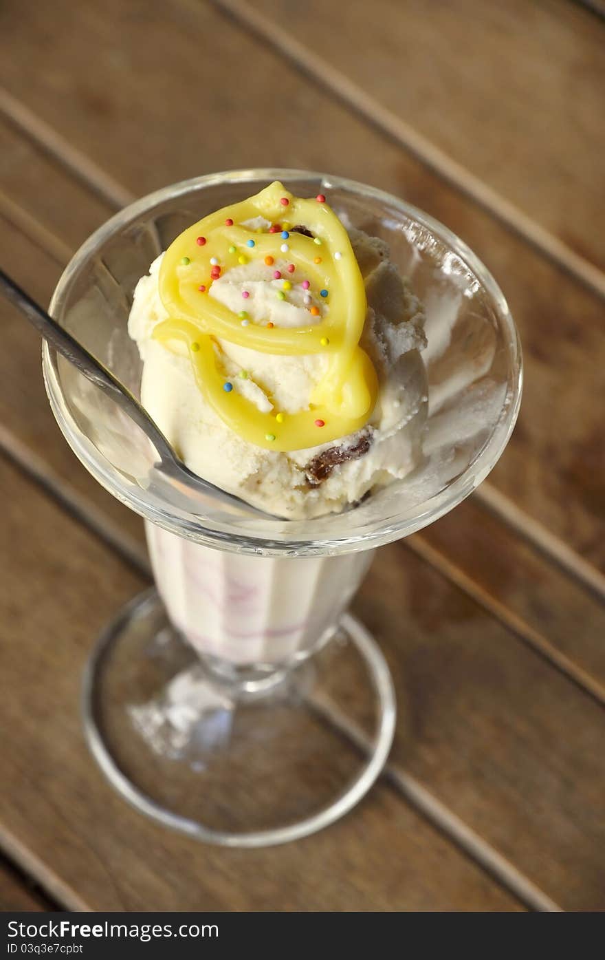 Ice Cream Ram Raisin Glass Cup Yellow