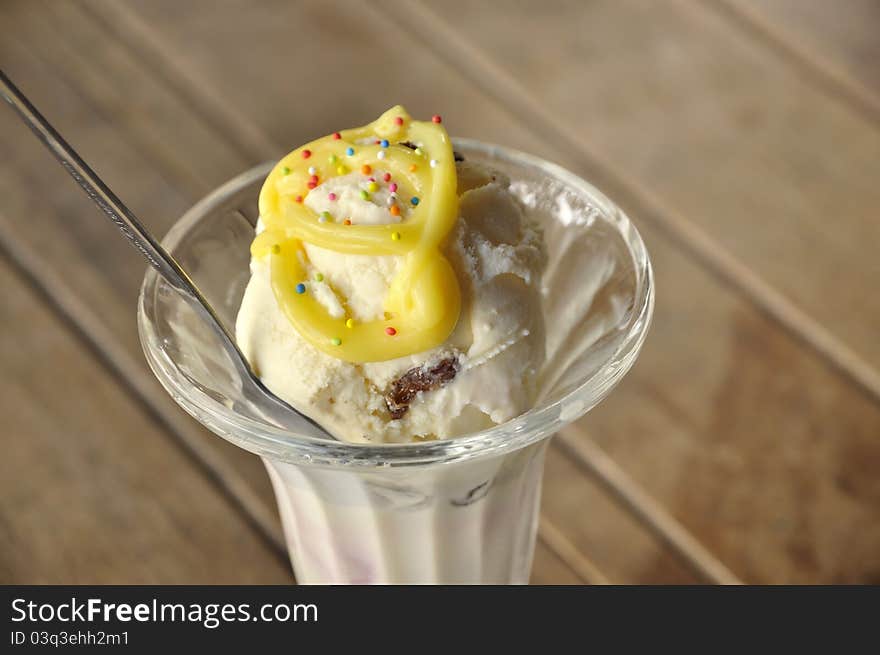 Ice Cream Ram Raisin Yellow Glass Cup