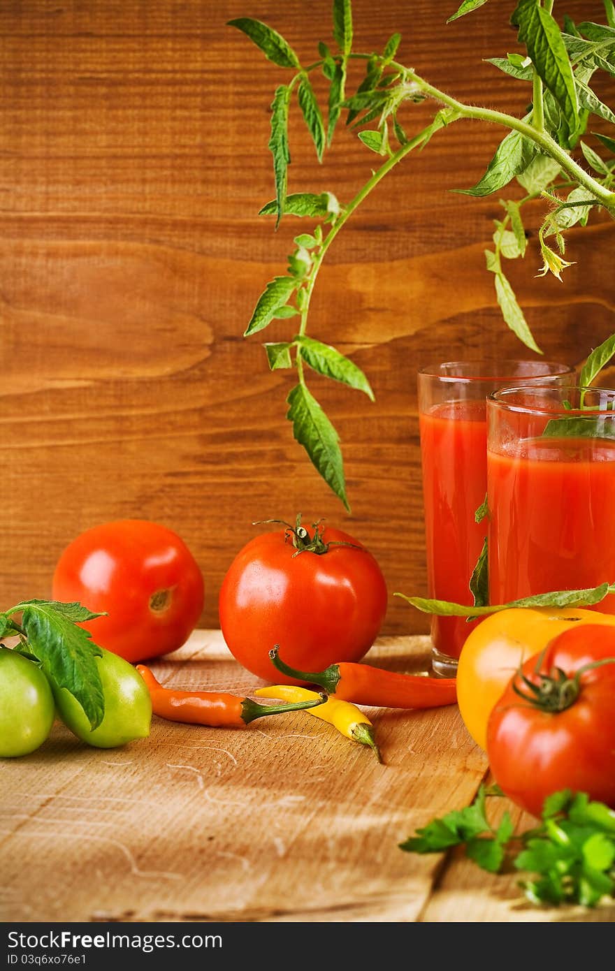 Composition of tomato juice and tomato with peper