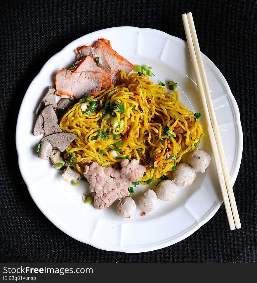 Wheat Noodles With Vegetables And Meat