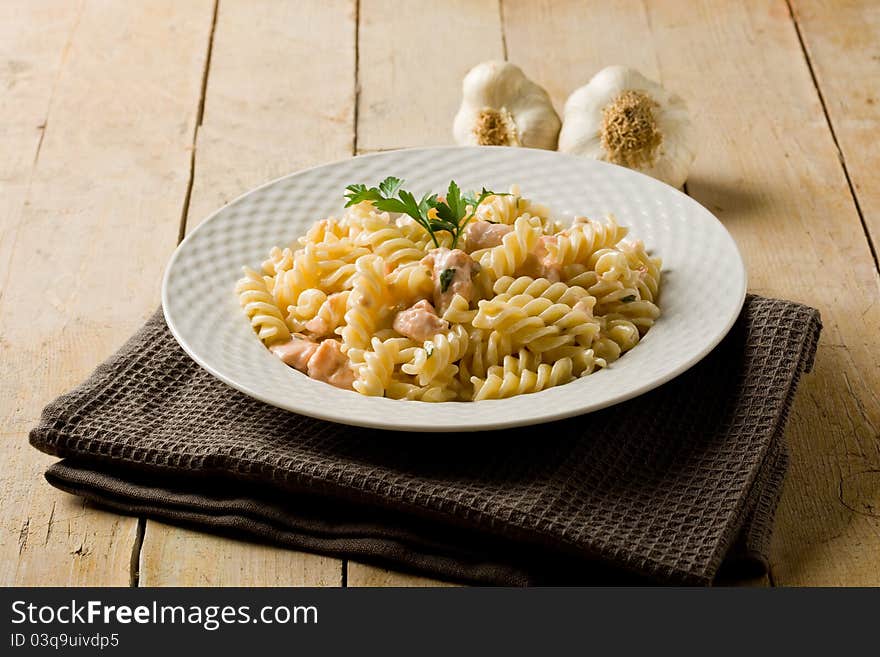 Pasta with Salmon and cream