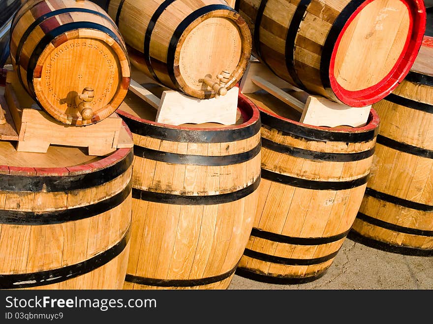 Wine barrels on different sizes