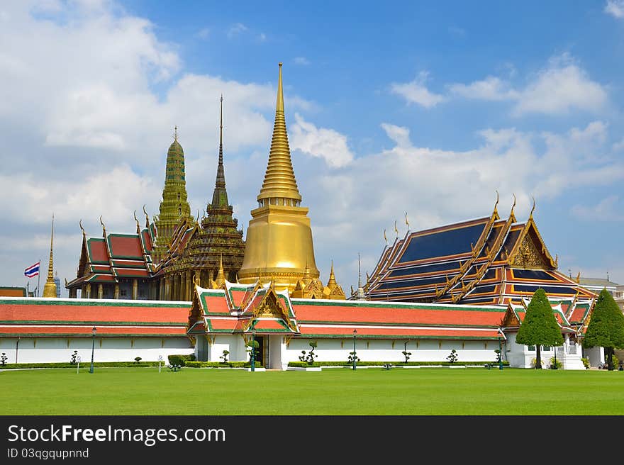 Bangkok's most famous landmark was built 1782. Within the palace complex are several impressive buildings including Wat Phra Kaeo (Temple of the Emerald Buddha) A royal chapel, Wat Phra Kaeo contains a small and beautiful Emerald Buddha, dating back to the 14th century and is greatly revered. The robes on the Buddha are changed with the seasons by HM King of Thailand and forms an important ritual in the Buddhist calendar. Bangkok's most famous landmark was built 1782. Within the palace complex are several impressive buildings including Wat Phra Kaeo (Temple of the Emerald Buddha) A royal chapel, Wat Phra Kaeo contains a small and beautiful Emerald Buddha, dating back to the 14th century and is greatly revered. The robes on the Buddha are changed with the seasons by HM King of Thailand and forms an important ritual in the Buddhist calendar.