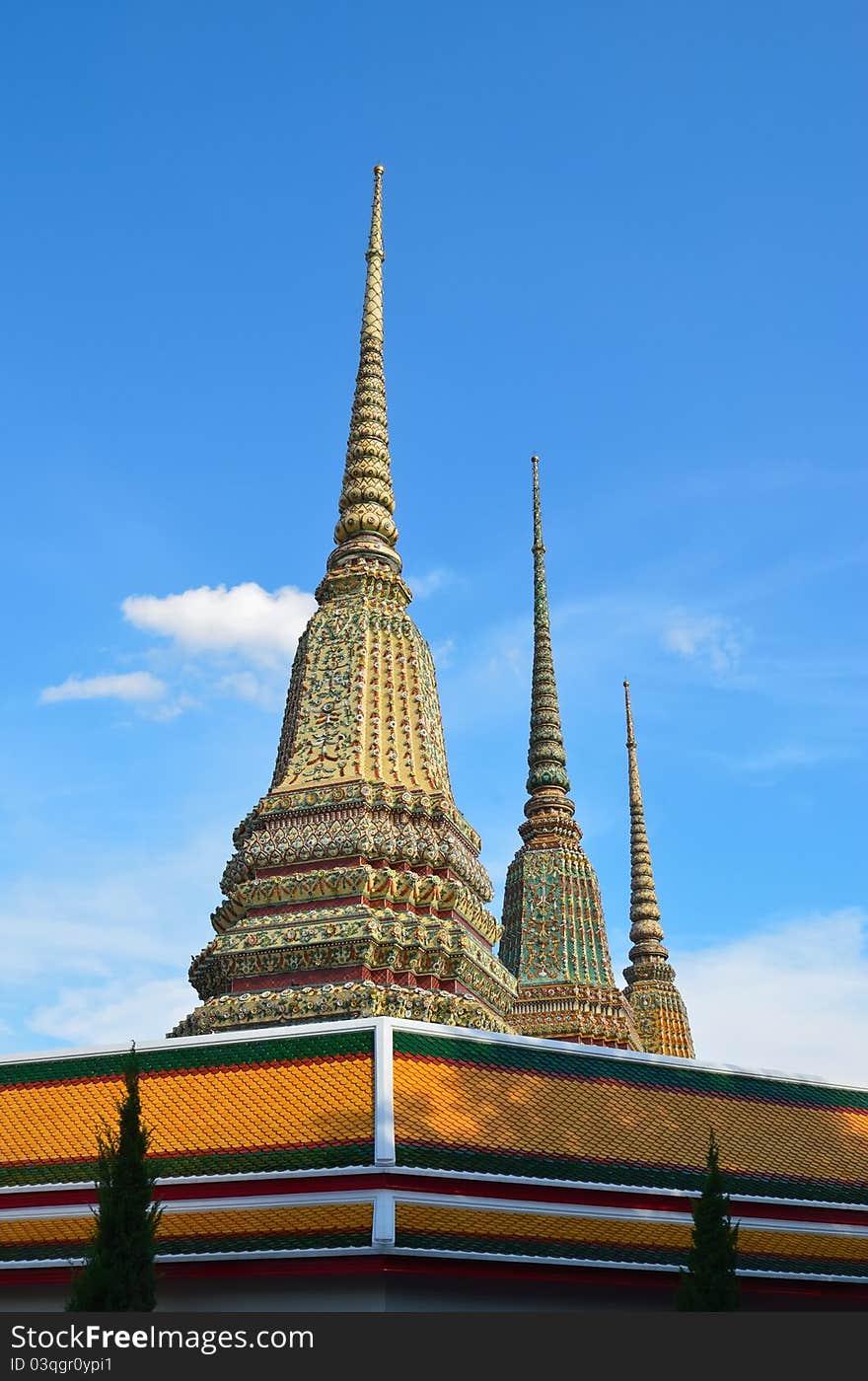 Towering Wat Pho.