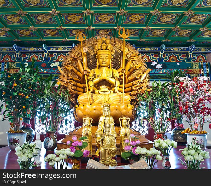 Guan Yin statue in Wat-Leng-Noei-Yi 2 at Bang-Bua-Thong, Nonthaburi, Thailand. Guan Yin statue in Wat-Leng-Noei-Yi 2 at Bang-Bua-Thong, Nonthaburi, Thailand