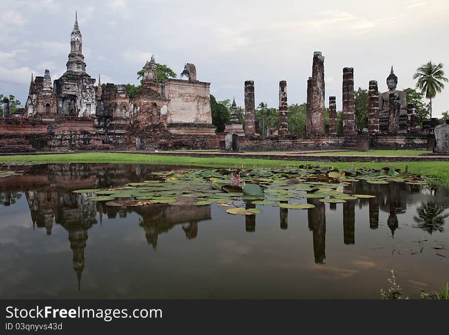 The Reflex Of Pagoda