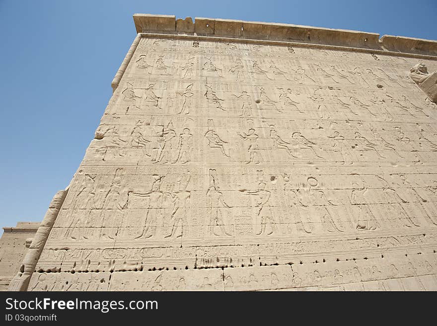 Hieroglypic carvings on an egyptian temple