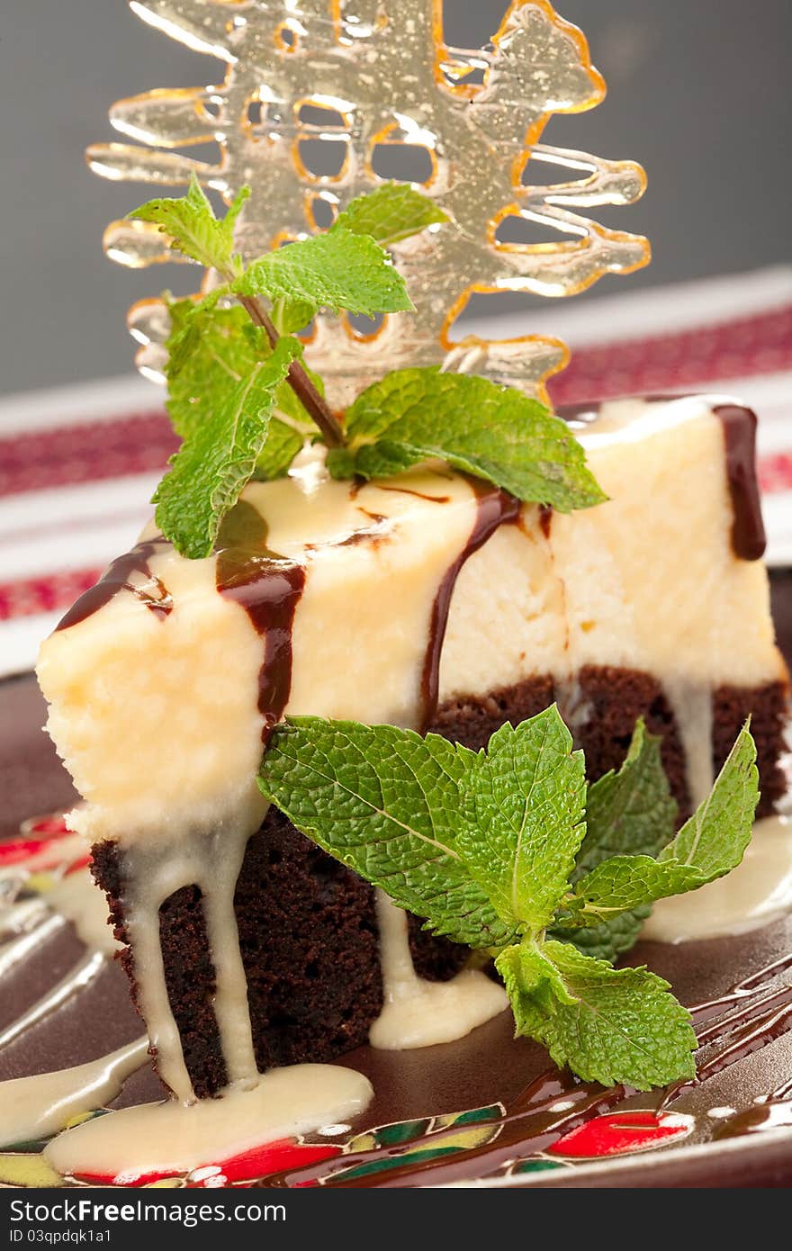 Chocolate cheesecake with caramel  crust