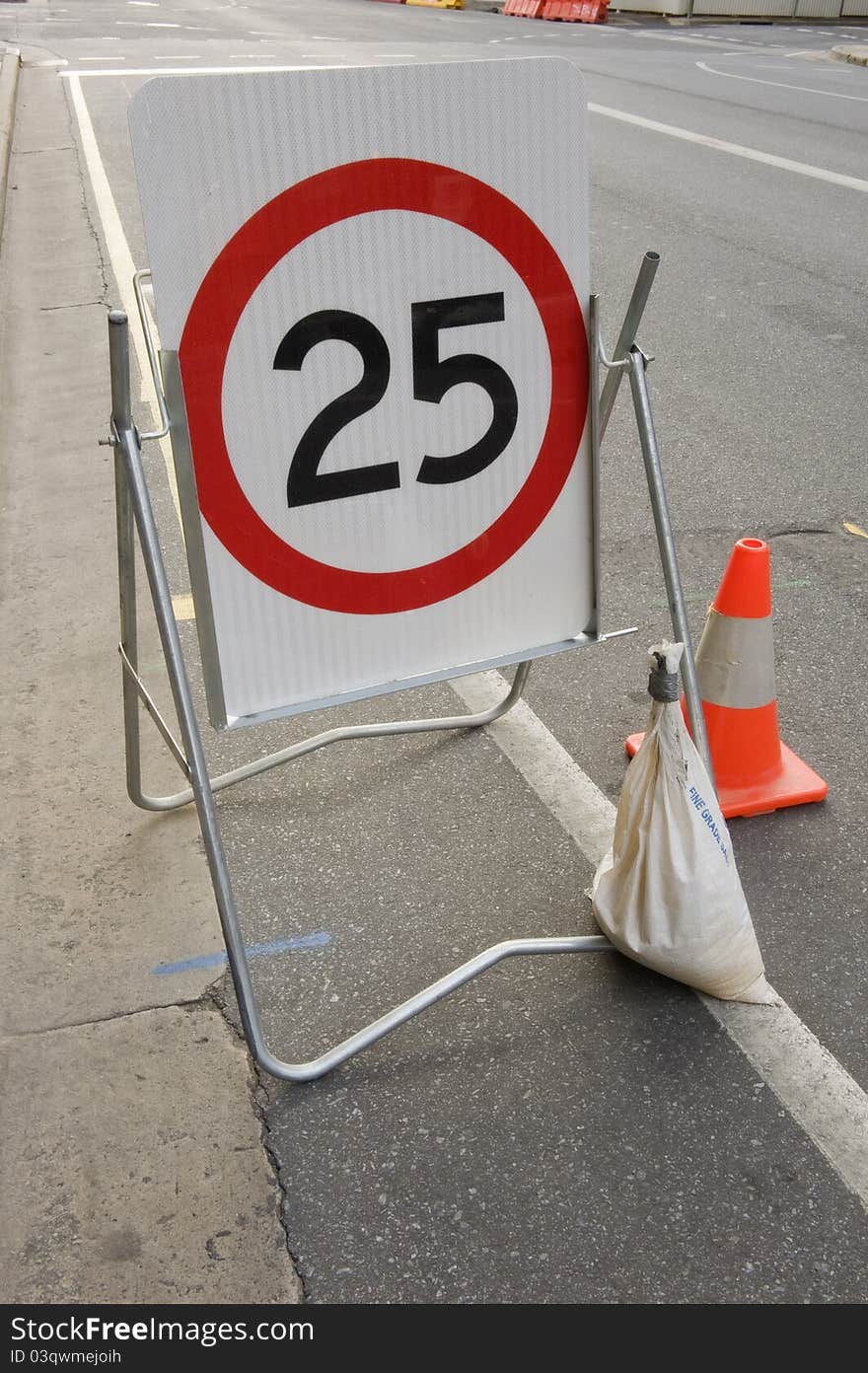Common speed limit for vehicles in australia around schools and construction areas