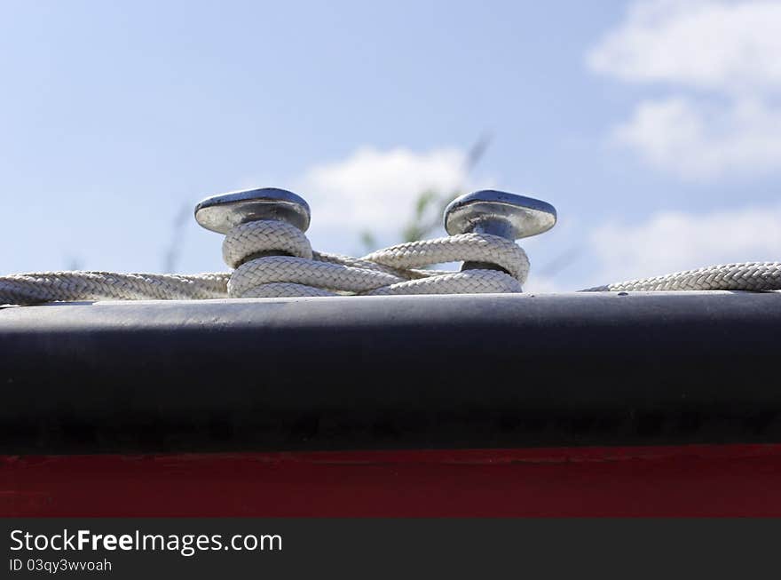 Detail of rope around a bollard