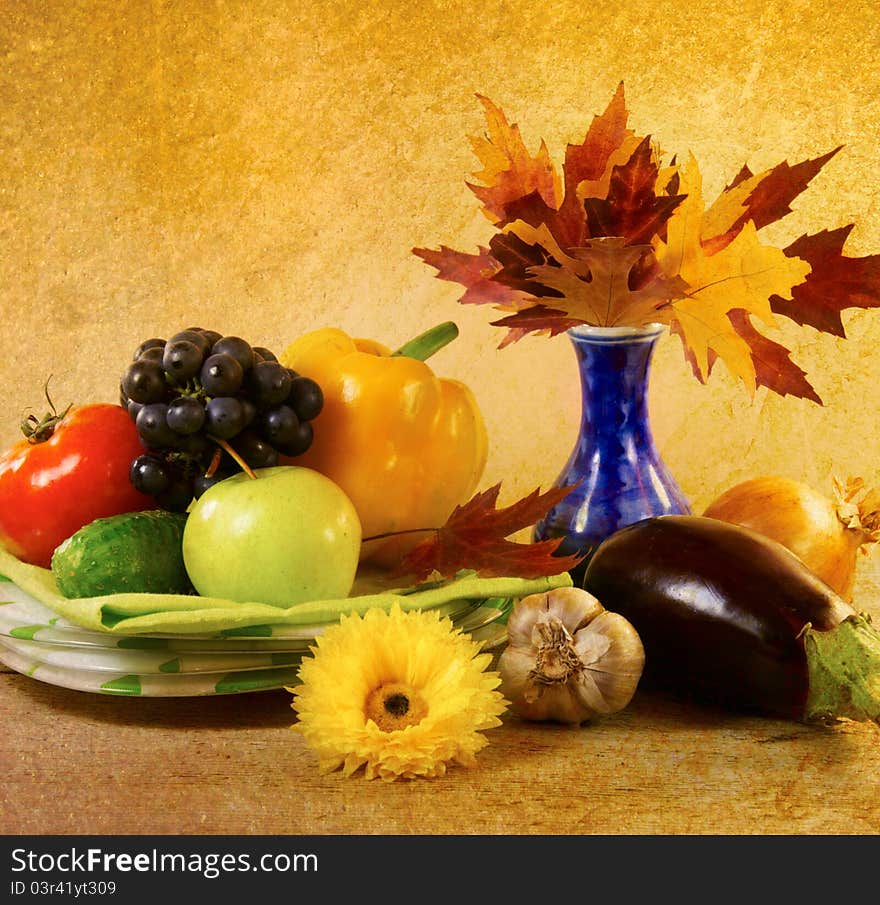 Autumn Gifts. Fresh fruits and vegetables