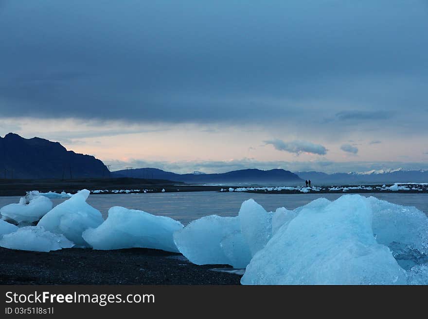 JÃ¶kulsÃ¡rlÃ³n Black Beach