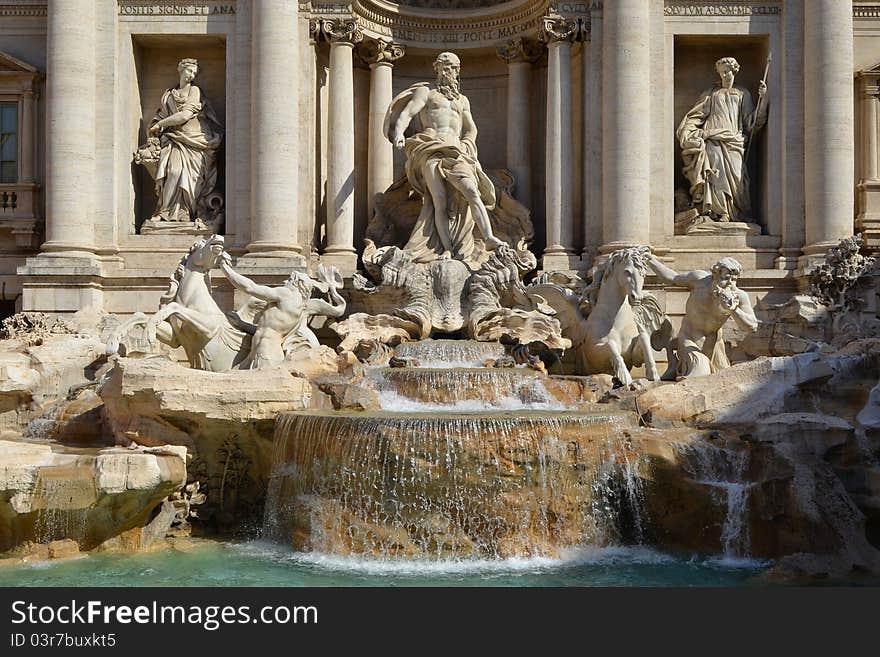 Standing 26 metres (85.3 feet) high and 20 metres (65.6 feet) wide, it is the largest Baroque fountain in the city and one of the most famous fountains in the world. Standing 26 metres (85.3 feet) high and 20 metres (65.6 feet) wide, it is the largest Baroque fountain in the city and one of the most famous fountains in the world.